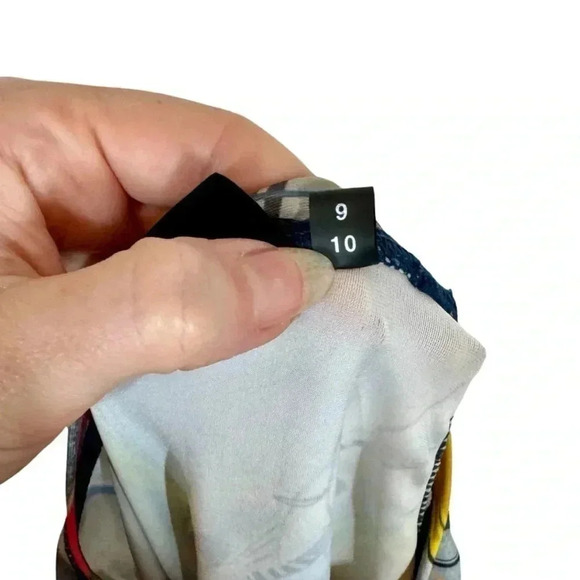 Molo Neptune Long Sleeve UV Rashguard Swim Shirt in Windsurfers 134-140/US9-10 - Picture 8 of 9